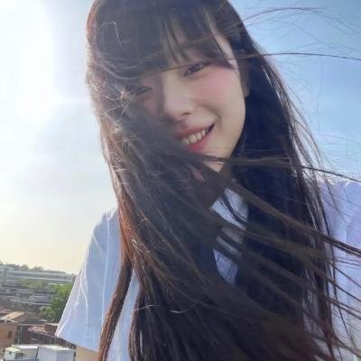 隔楼女孩：我们之间的层距